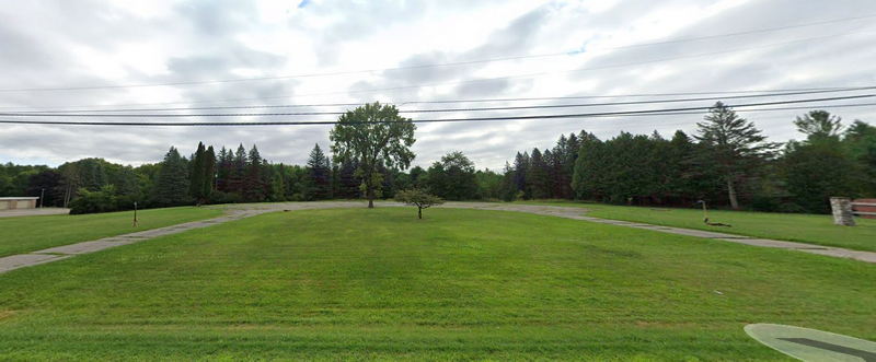 Murphys Motel - 2022 - Driveway Still Visible (newer photo)